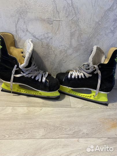 Коньки хоккейные 39 размер