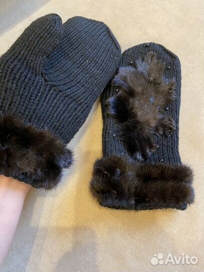 Рукавицы зимние женские с отделкой из меха