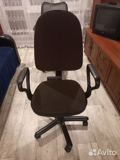 Компьютерное, офисное кресло, почти новое
