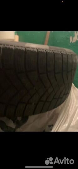 Pirelli Ice Zero 255/55 R18