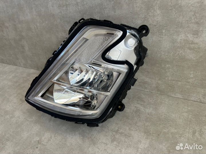 Фара головного света левая Volvo Fm5 Fmx