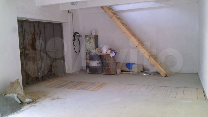 Гараж, > 30 м²