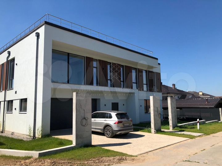 Дом 400 м² на участке 11 сот.