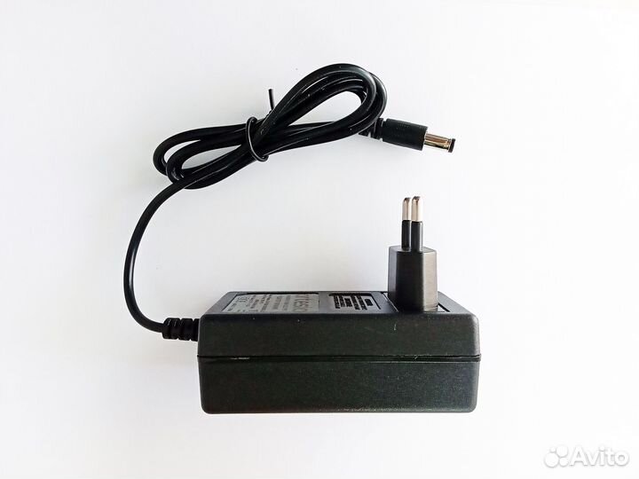 Блок питания для фортепиано Artesia DP-10e