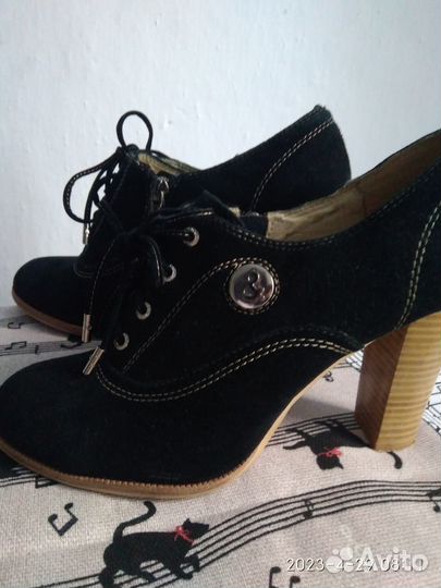 Туфли замшевые черные р.36- 37