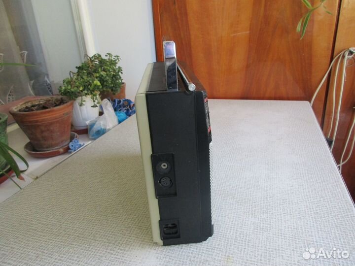 Радиоприемник вэф-221 (VEF-221) в корпусе VEF-214