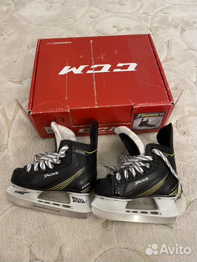 Коньки хоккейные ссм