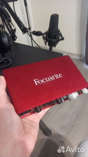 Звуковая карта Focusrite Scarlett 2i2