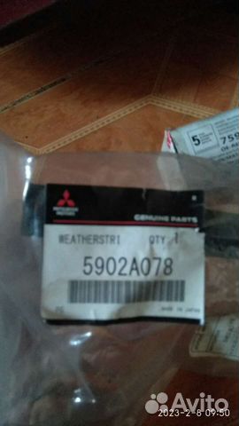 Уплотнитель капота lancer x