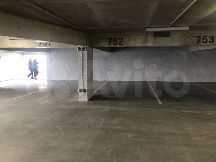 Машиноместо, 16 м²