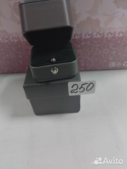 Коробочки для ювелирных изделий