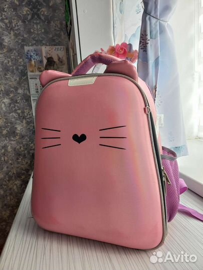 Портфель, рюкзак школьный