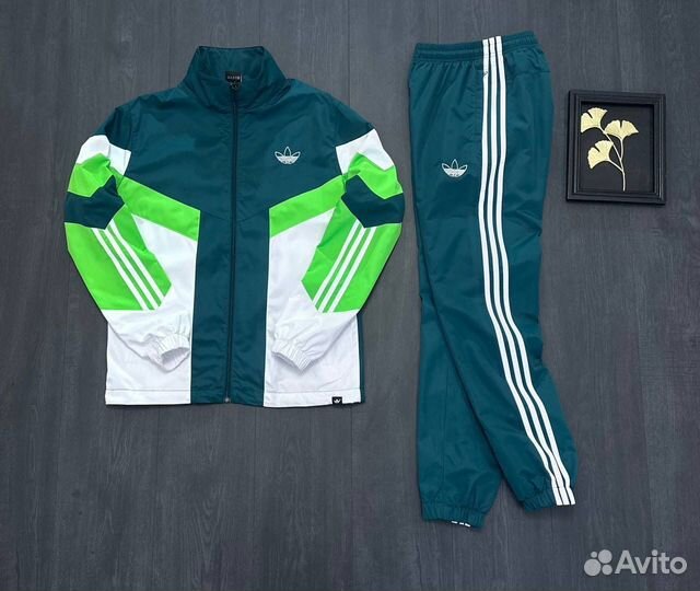 Спортивный костюм Adidas в стиле 90-ых