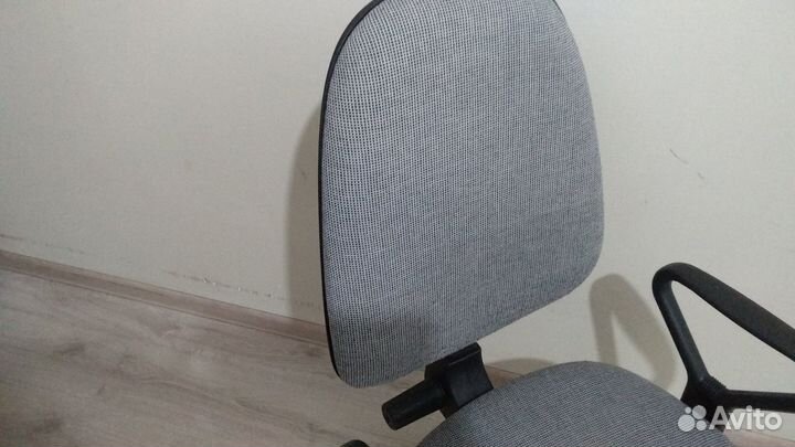 Компьютерное офисное кресло стул