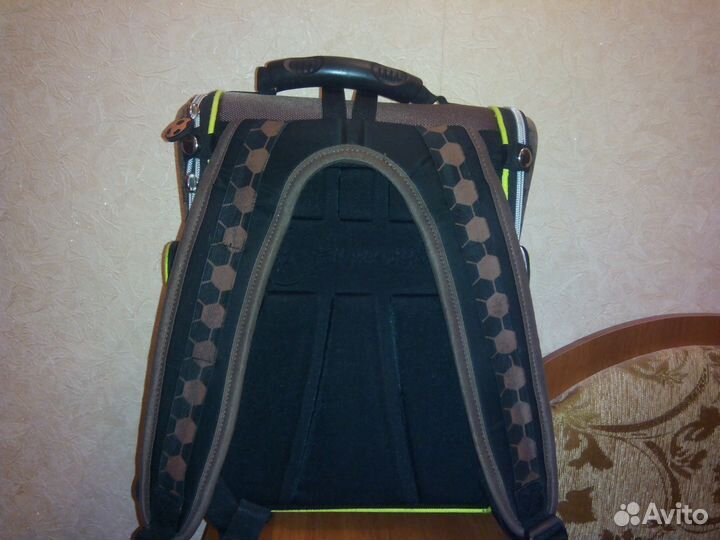 Продам школьный рюкзак-ранец