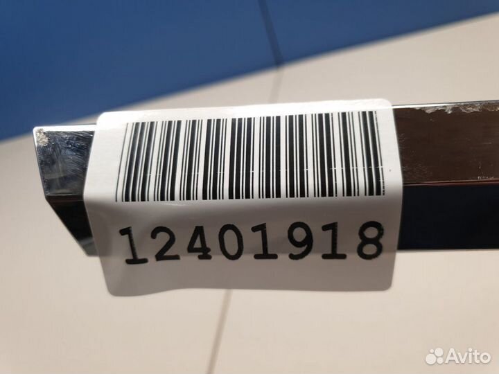 Молдинг двери левый передний Bentley Bentayga 2015