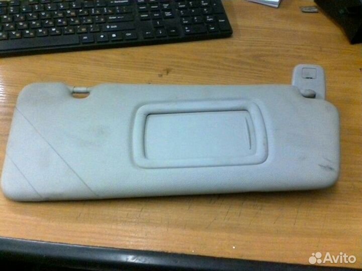 Козырек солнцезащитный правый Renault Megane 3