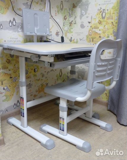 Растущая парта и регулируемый стул