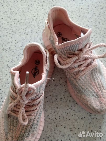 Кроссовки для девочки