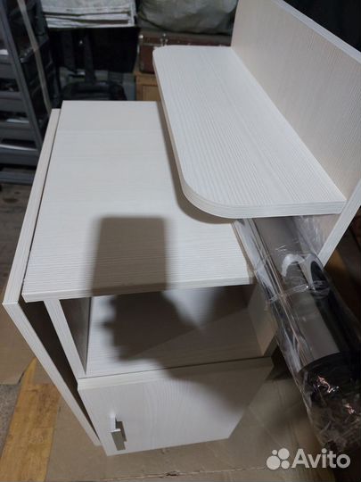 Стол для маникюра складной новый
