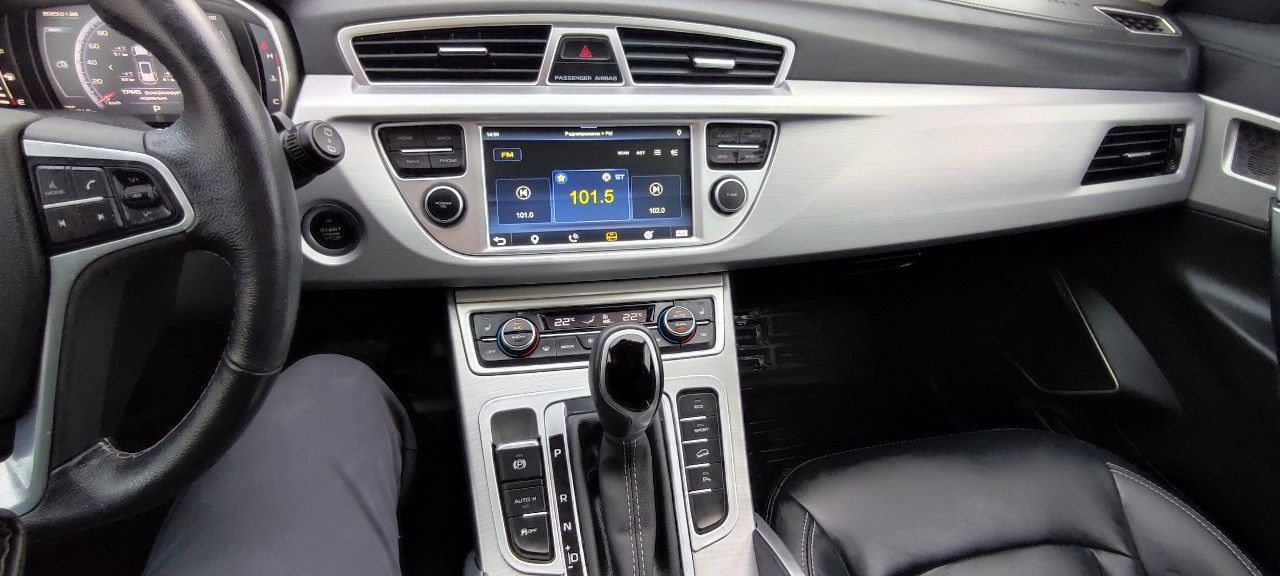 Geely Atlas: фото владельца