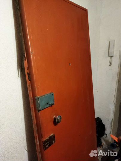 Дверь входная железная