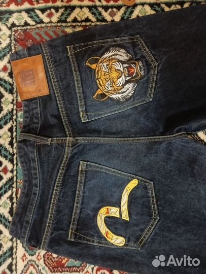Джинсы evisu
