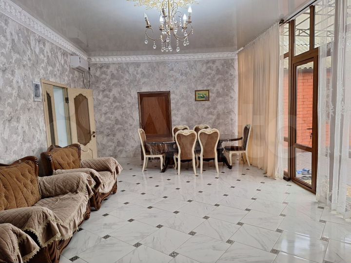 Дом 240 м² на участке 6 сот.