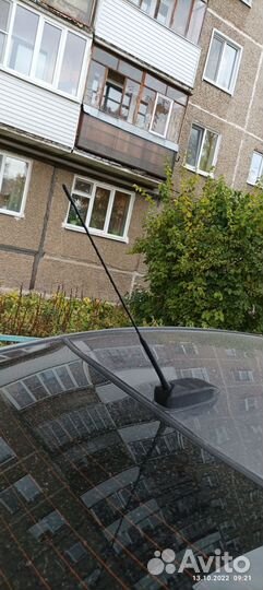 Автомобильная антенна, акулий плавник