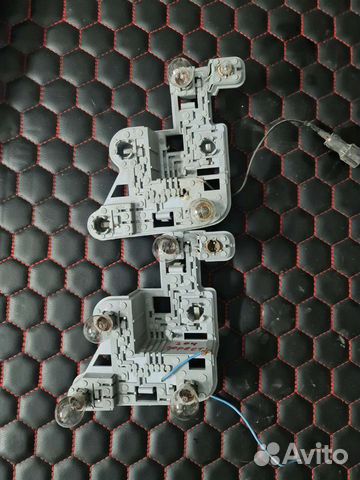 Плата заднего правого фонаря Mercedes W204