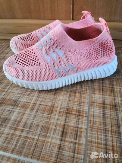 Кроссовки для девочки
