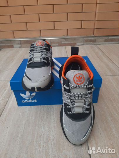Кроссовки adidas