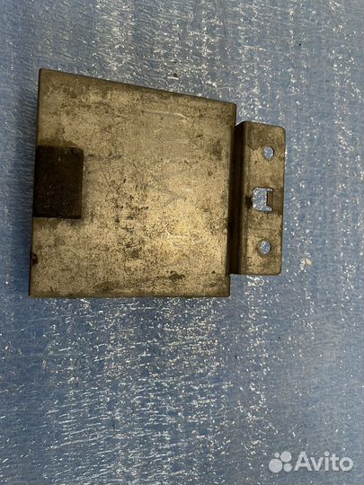 Блок управления дверьми Nissan Maxima 1996