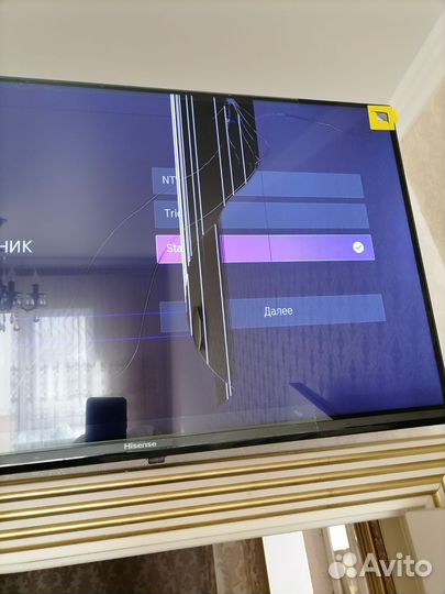 Телевизор SMART tv с вайфаем. экран С трещиной