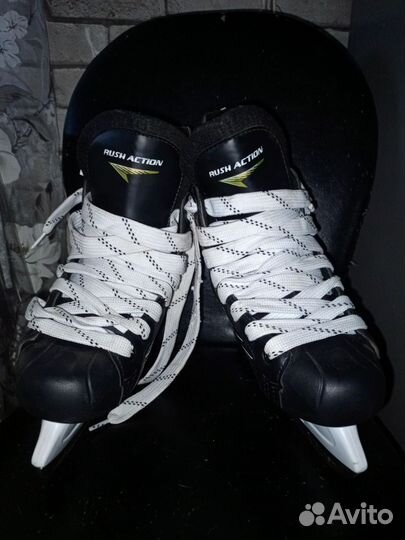 Коньки хоккейные