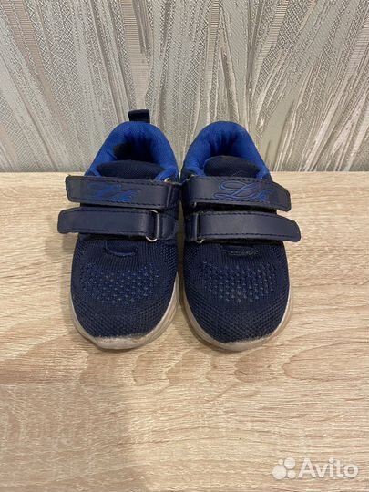 Кроссовки детские