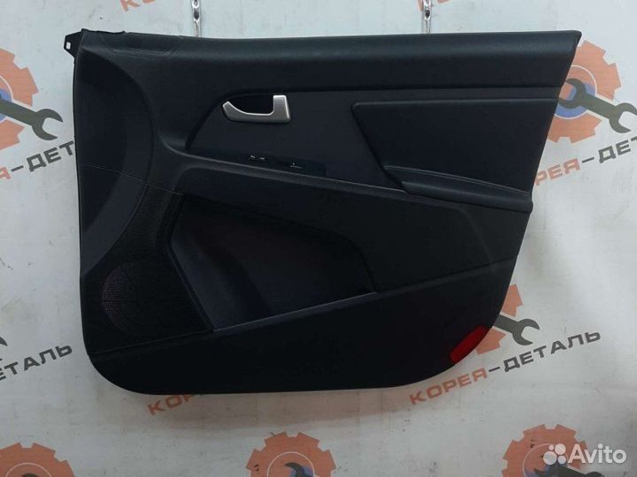 Обшивка двери передняя правая Kia Sportage 3