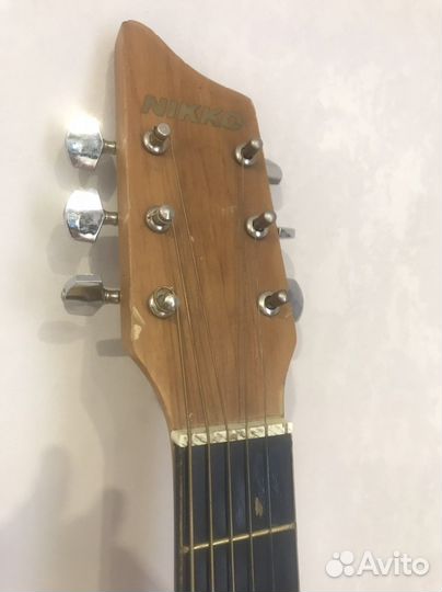 Акустическая гитара