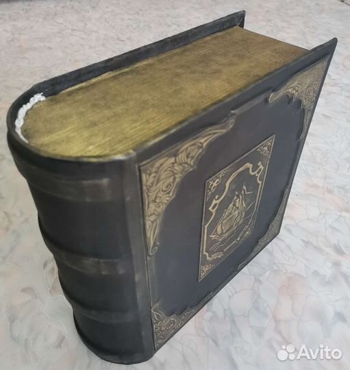 Мини бар-книга