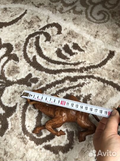 Статуэтка из натуральной кожи