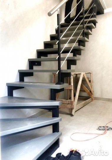 Лестницы г-образные