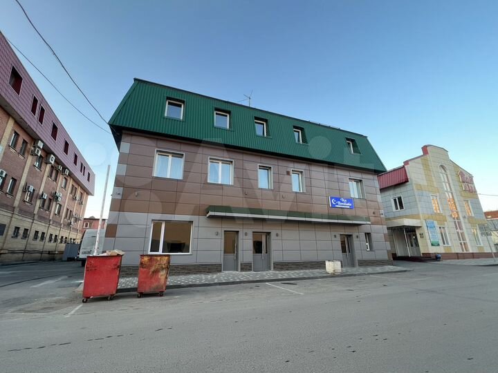 Здание, 826.5 м²