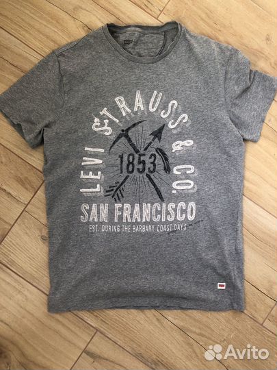 Футболка Levis