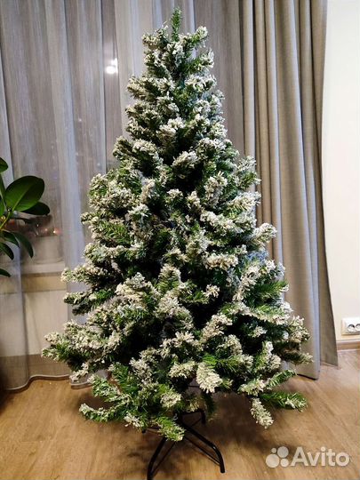 Елка искусственная заснеженная