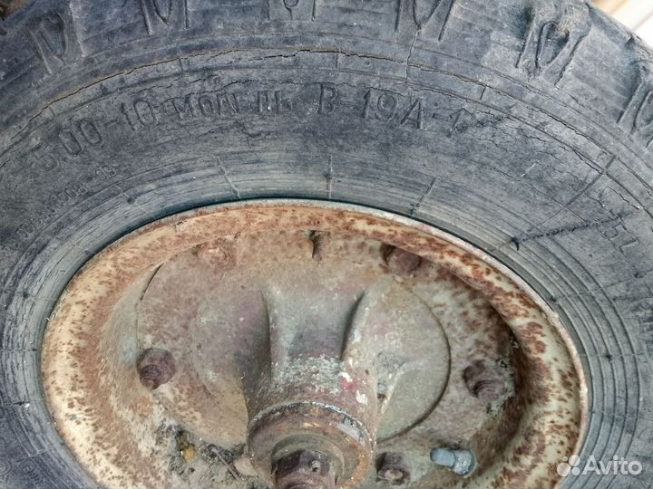 Автомобильный прицеп двухосный