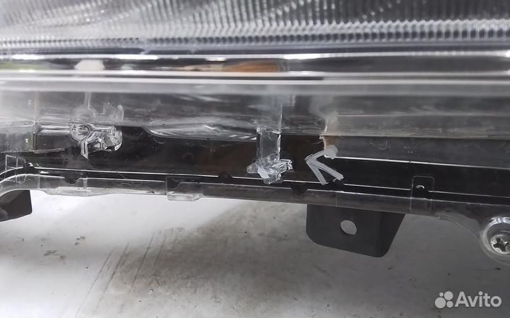 Фара левая Toyota Land Cruiser 200 Restail 2 LED