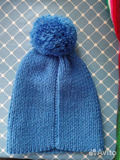 Шапка ручной вязки