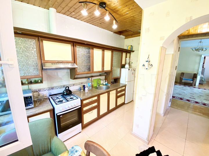 2-к. квартира, 76 м², 2/2 эт.
