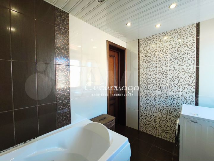 3-к. квартира, 102 м², 5/5 эт.