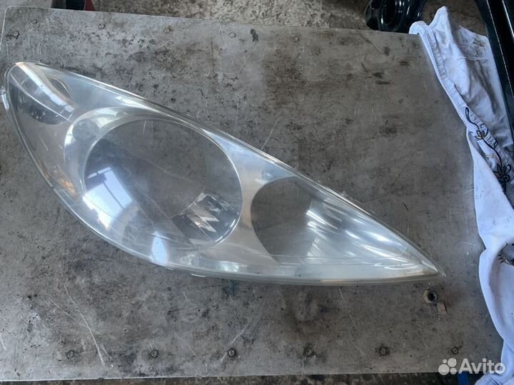 Стекло фары перед правая Пежо 307 Peugeot 307